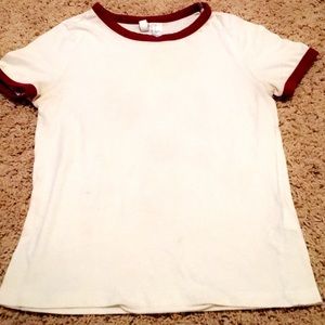 red collared H&M shirt